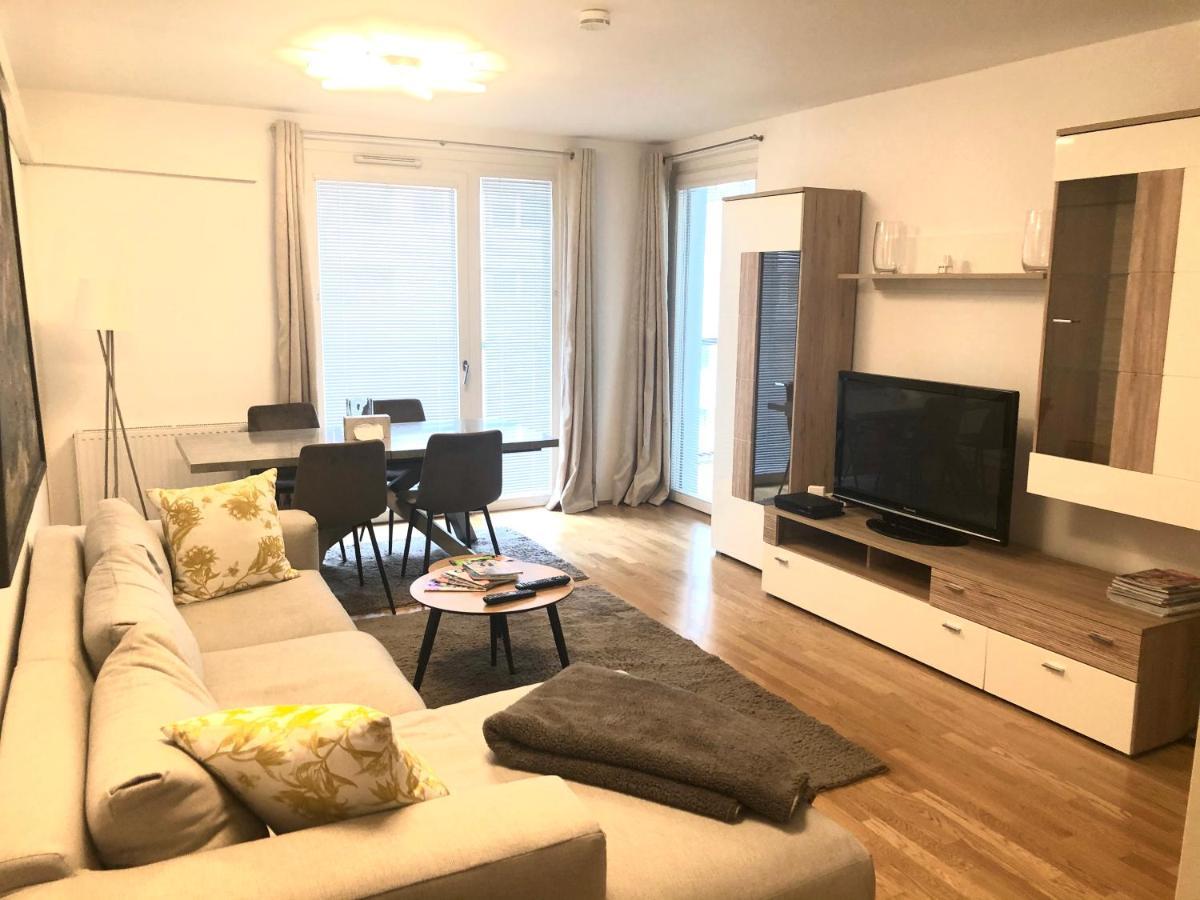 Amazing Austria Center Apartment Near Uno City Wien Exteriör bild
