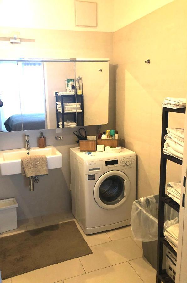 Amazing Austria Center Apartment Near Uno City Wien Exteriör bild