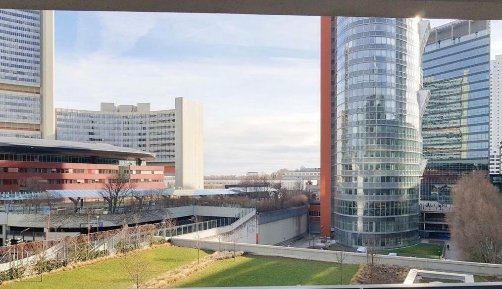 Amazing Austria Center Apartment Near Uno City Wien Exteriör bild