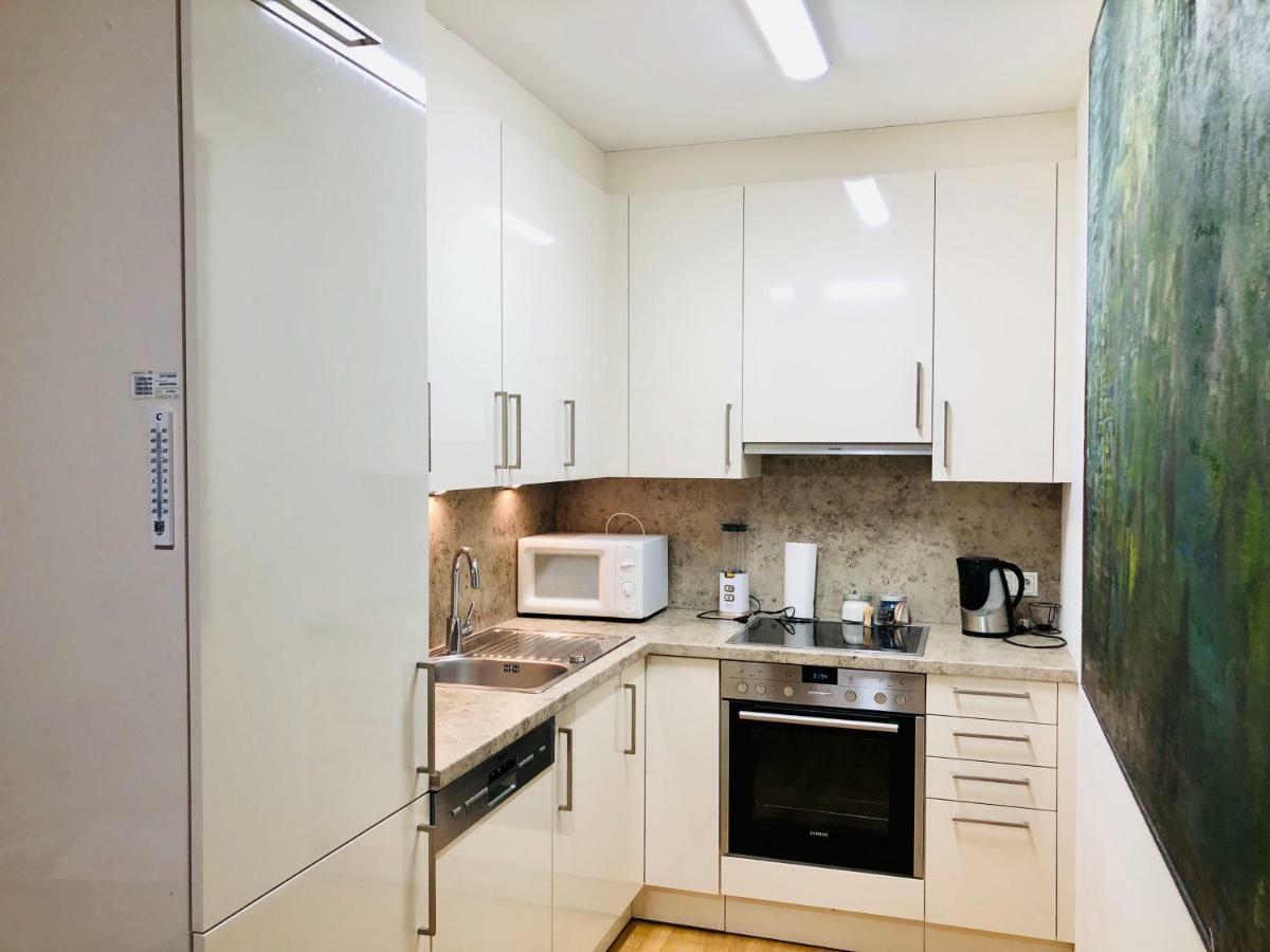 Amazing Austria Center Apartment Near Uno City Wien Exteriör bild