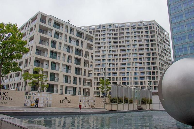 Amazing Austria Center Apartment Near Uno City Wien Exteriör bild