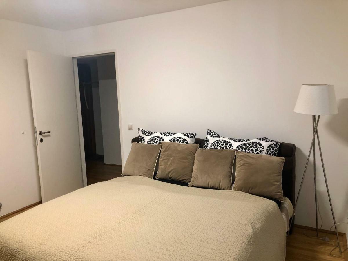 Amazing Austria Center Apartment Near Uno City Wien Exteriör bild