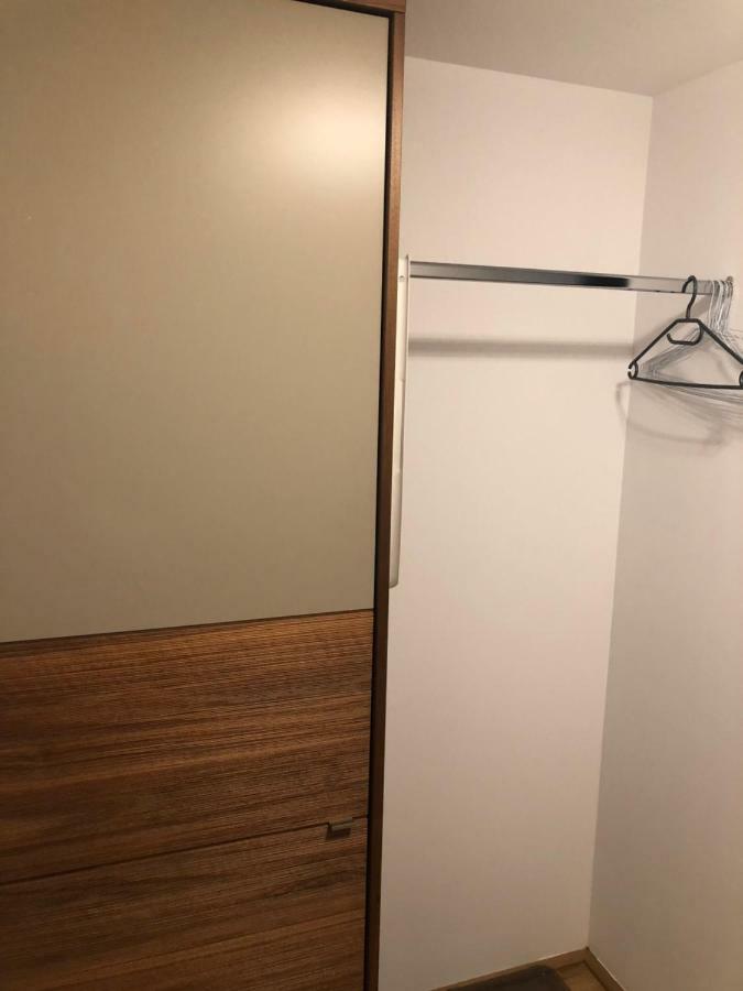 Amazing Austria Center Apartment Near Uno City Wien Exteriör bild